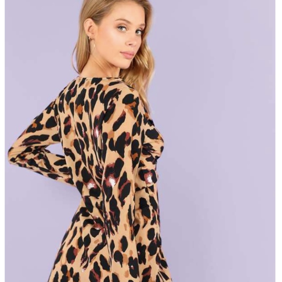 Twist Front Slit Hem Surplice Leopard Dress - Picture 3 of 3